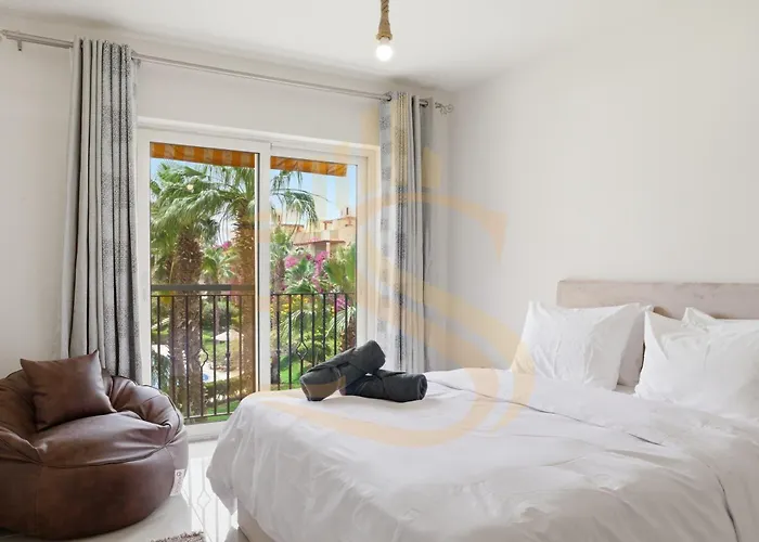 Elite Spaces -veranda Royal Retreat *